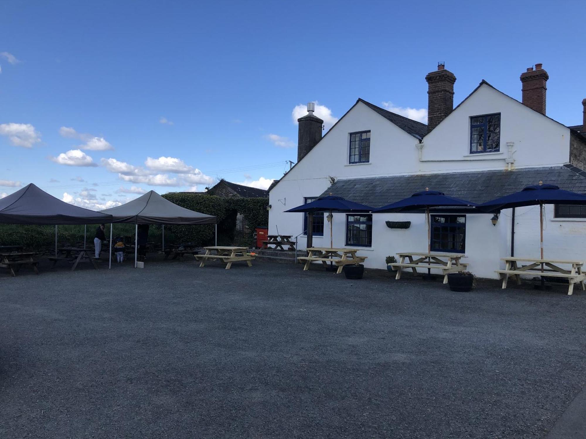 Blue Lion Inn Lewdown Exteriör bild